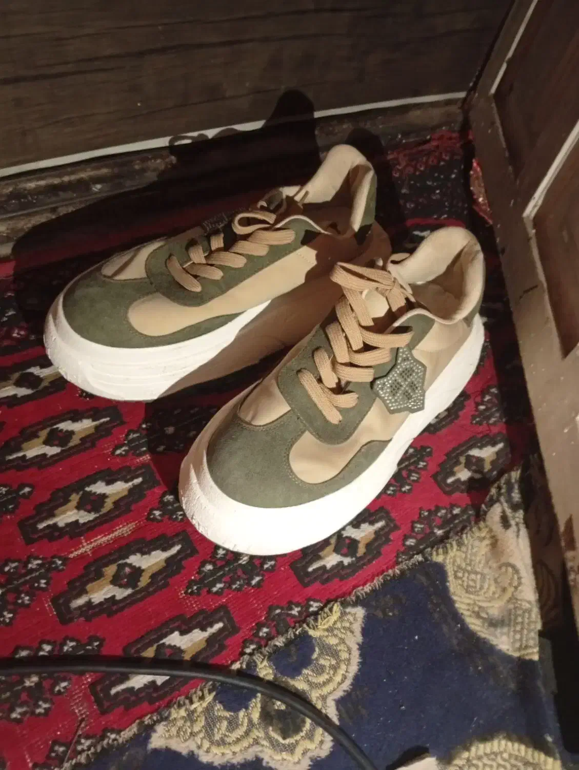 کفش اسپرت دخترانه|کیف، کفش، کمربند|گنبد کاووس, |دیوار