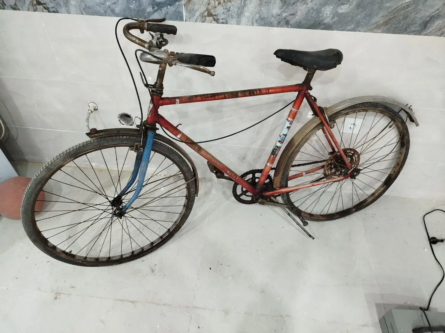 دوچرخه|دوچرخه، اسکیت، اسکوتر|ری, شهادت|دیوار