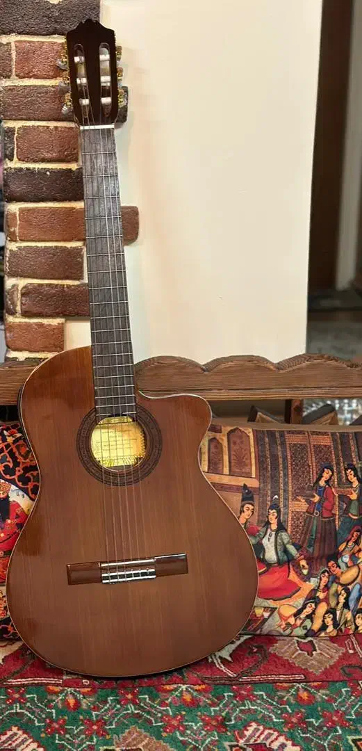 گیتار کلاسیک تین بادی پیکاپ دار|گیتار، بیس، امپلیفایر|بندر انزلی, پرستار|دیوار