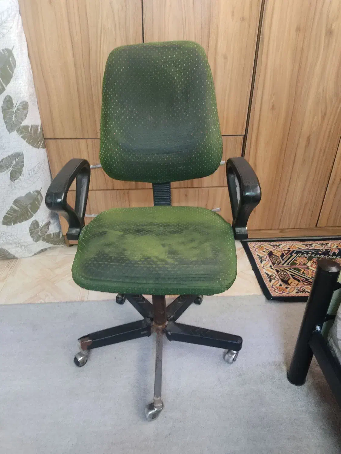 صندلی|دفتر کار|اراک, |دیوار