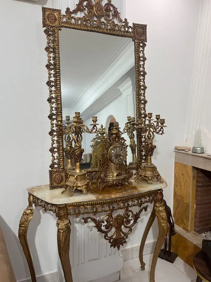 آیینه شمعدان همراه یک ساعت و دو شمعدان|کلکسیون اشیاء عتیقه|رشت, گلسار|دیوار