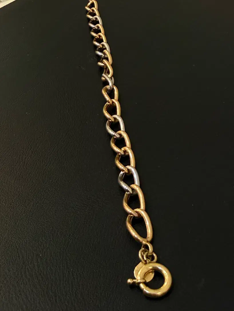 دستبند زنجیری طلا دسته دوم ۱۸ عیار سالم و نو|جواهرات|یزد, |دیوار