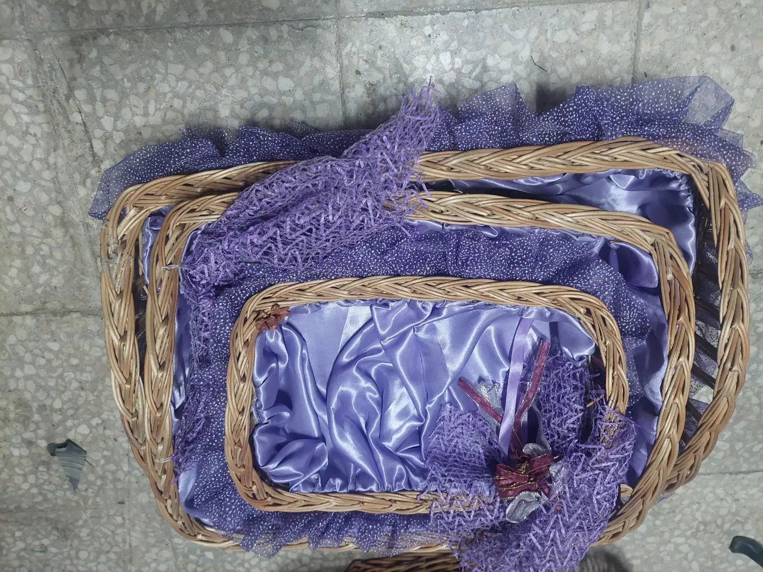 سبد خریدبازارعروس وداماد|ظروف سرو و پذیرایی|قم, انصار‌الحسین|دیوار