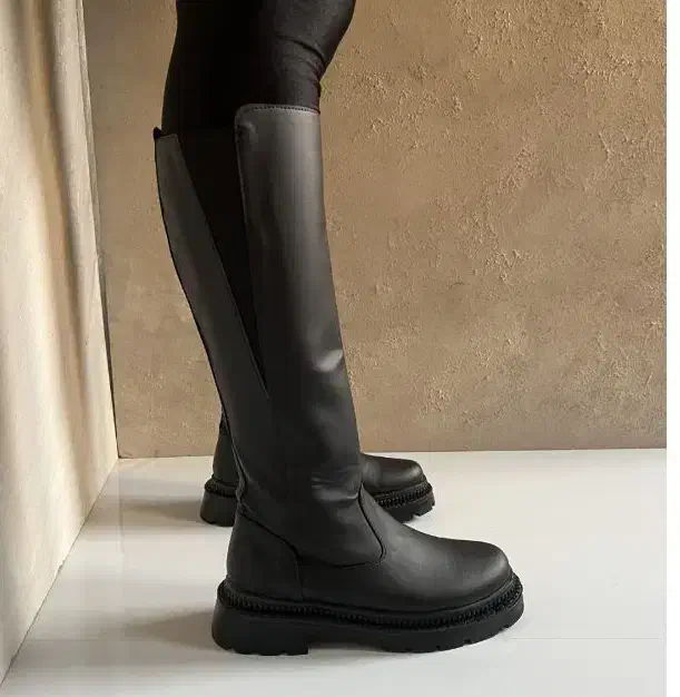 کفش|کیف، کفش، کمربند|یزد, |دیوار