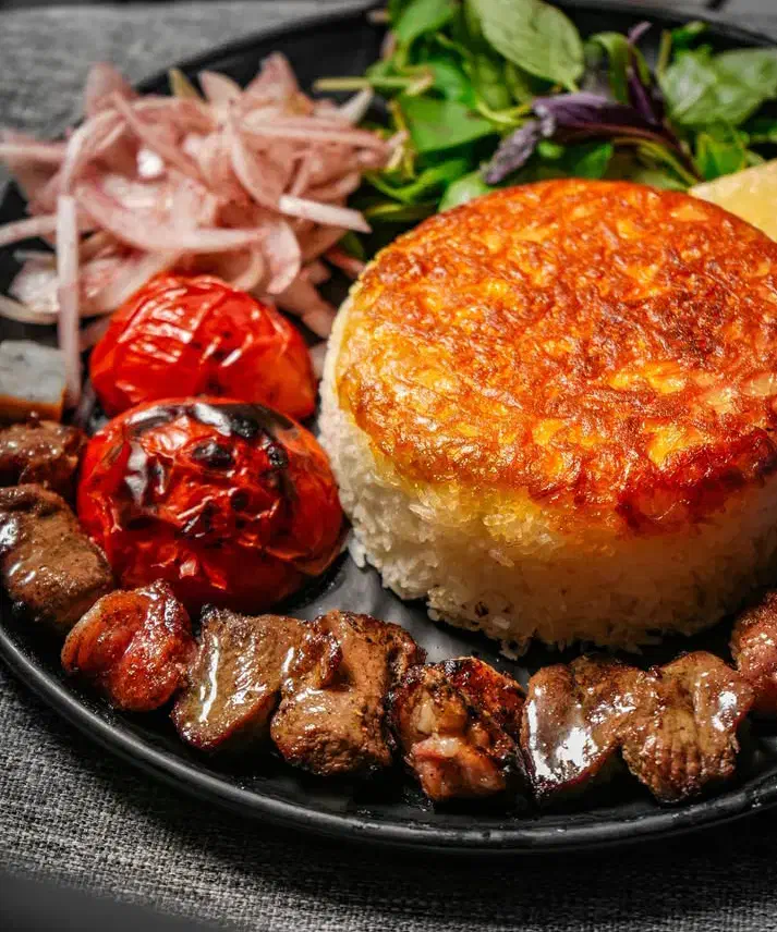 سرآشپز و مربی غذای ایرانی گیلانی هستم|استخدام خدمات فروشگاه و رستوران|بومهن, |دیوار