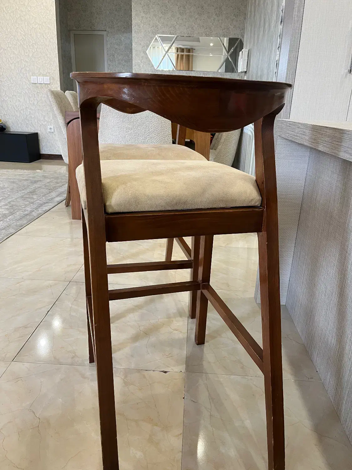 دو‌تا صندلی کانتر|میز و صندلی غذاخوری|آمل, |دیوار