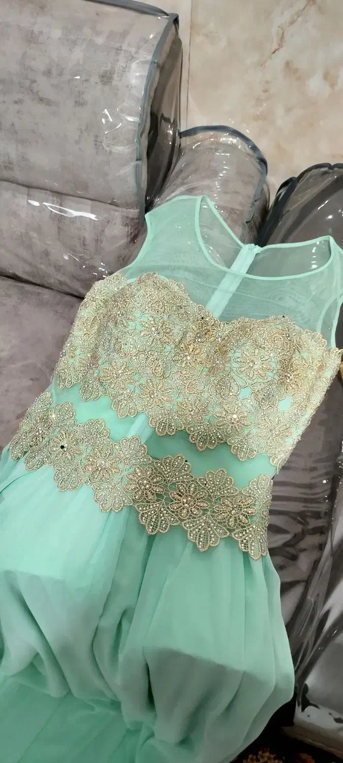 لباس مجلسی|لباس|قم, ولیعصر|دیوار