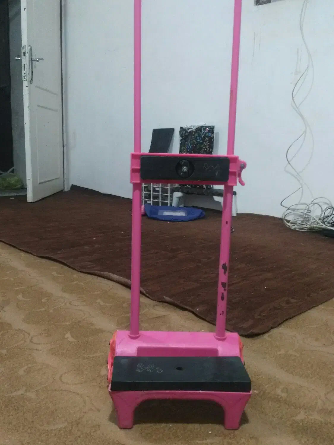 چرخ کیف مدرسه|کیف، کفش، کمربند|بوشهر, |دیوار