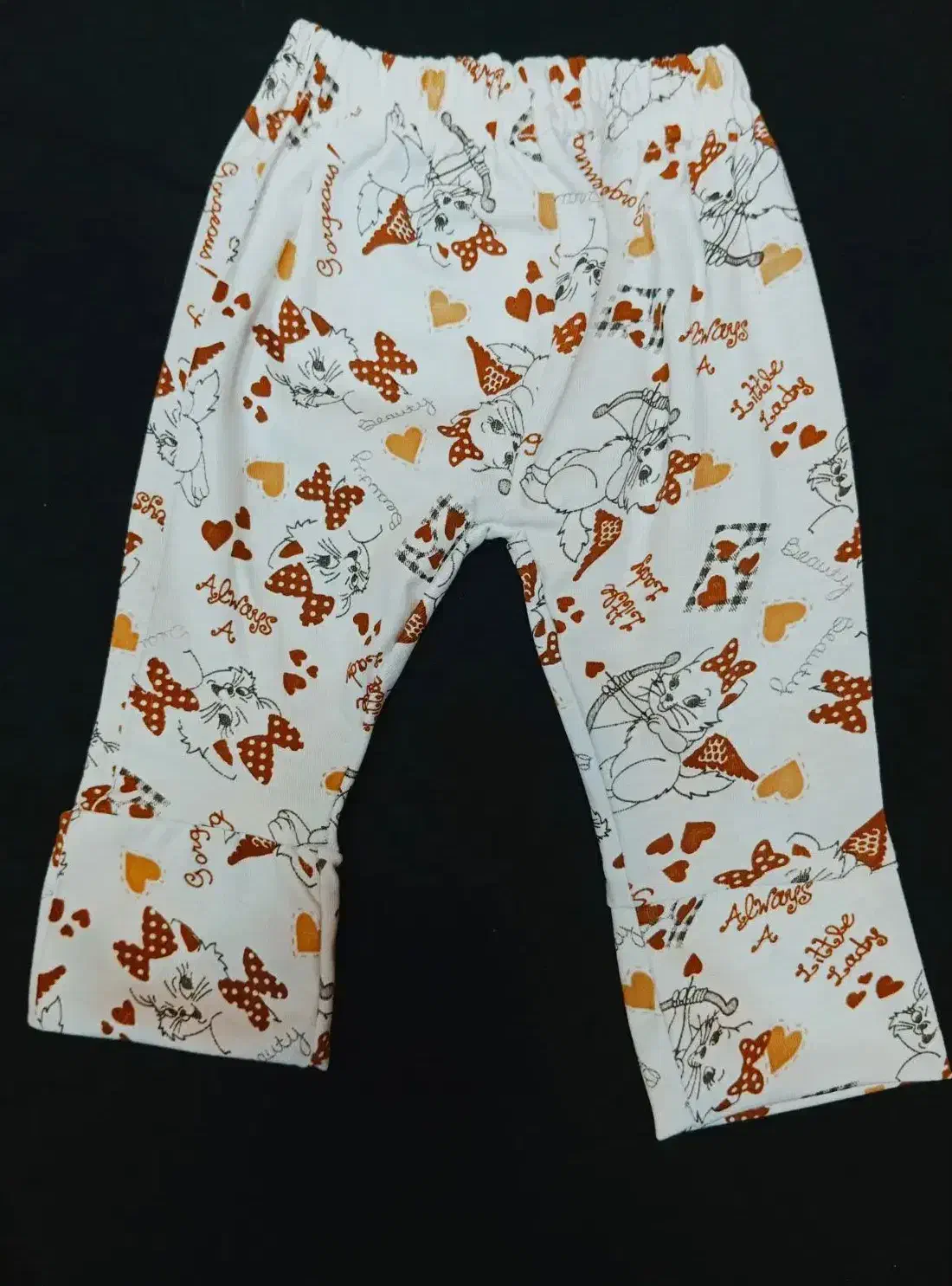 حراج شلوار نوزادی در طرح و رنگ مختلف|کفش و لباس بچه|درگهان, |دیوار