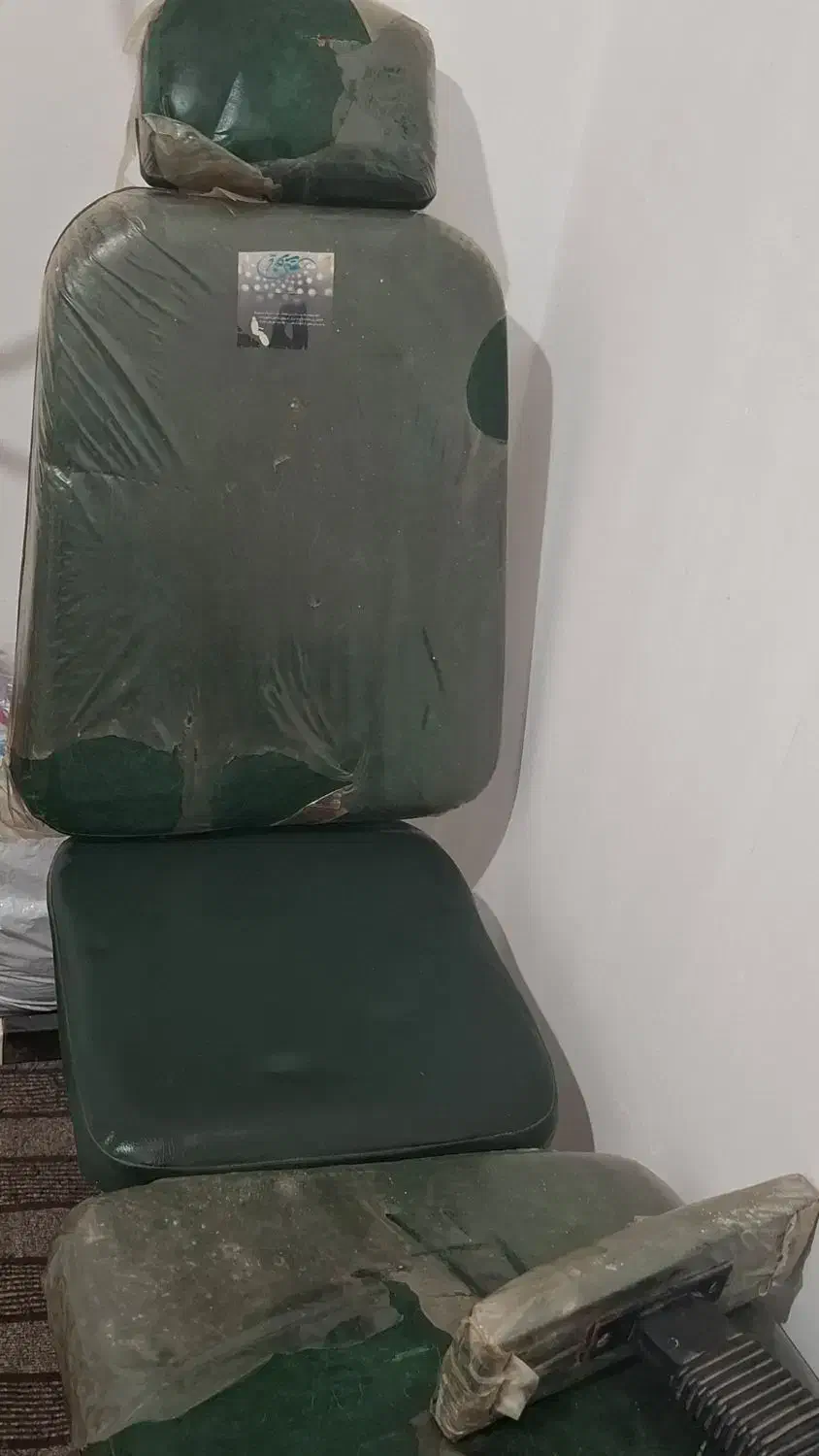 صندلی ارایشگری|آرایشگاه و سالن‌های زیبایی|مهریز, |دیوار