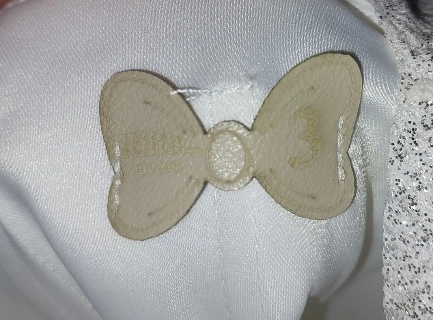 پیراهن عروس|لباس|آمل, |دیوار