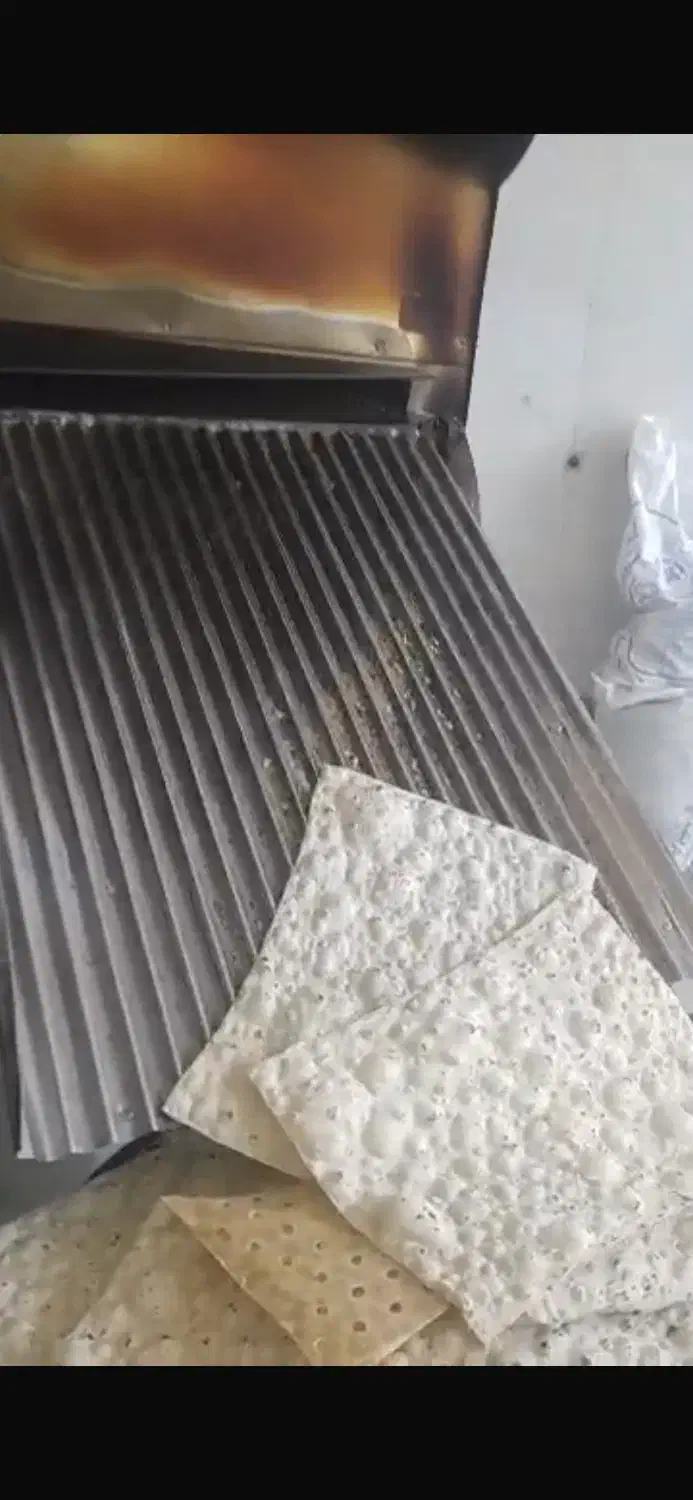 به یک خمیر لواش نیازمندیم|استخدام بازاریابی و فروش|شیراز, زند|دیوار