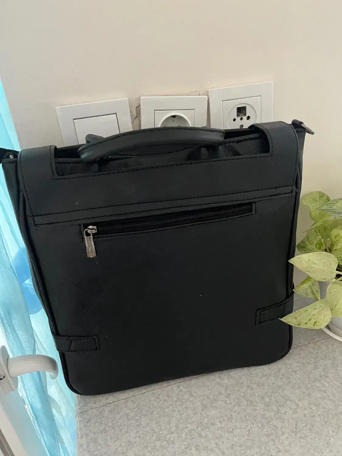 کیف دانشجویی کاملا نو|کیف، کفش، کمربند|پرند, فاز ۶|دیوار