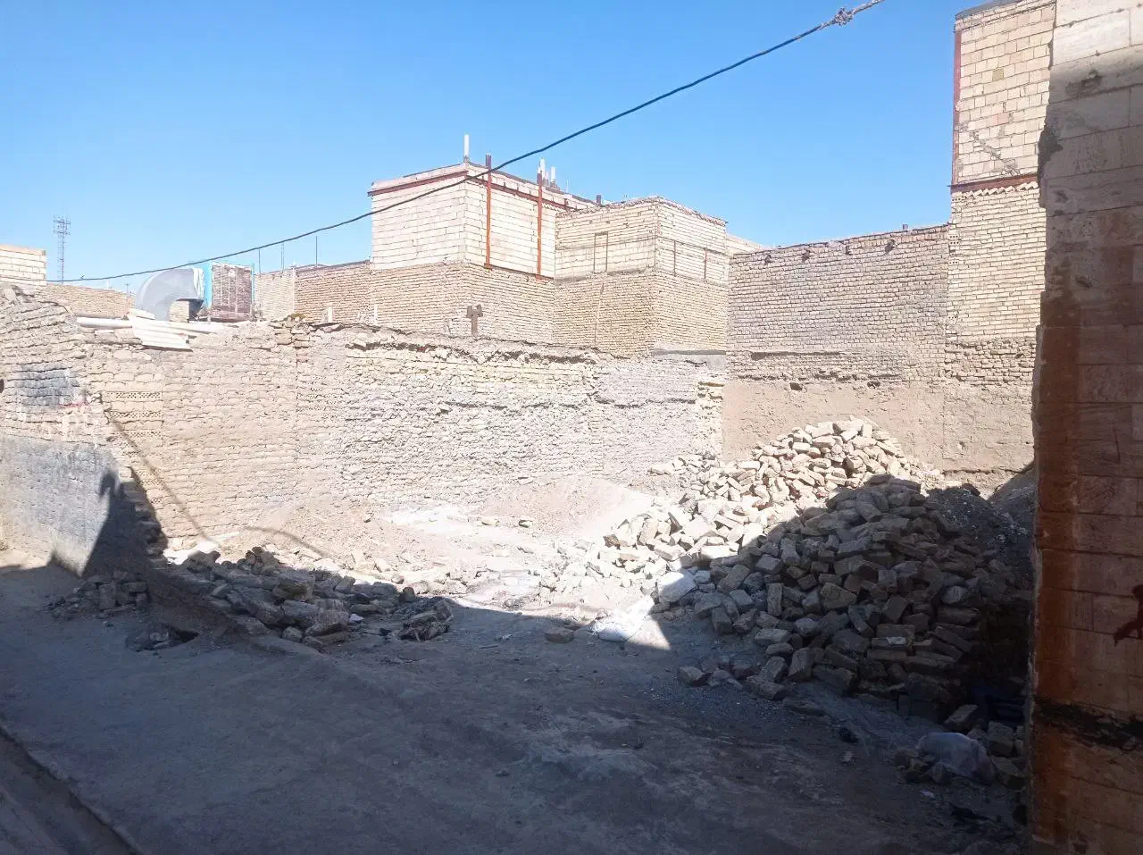 زمین 150متری 10متر حاشیه بتن ریزی شده مناسب ساخت|فروش زمین و ملک کلنگی|مشهد, کوی دروی|دیوار