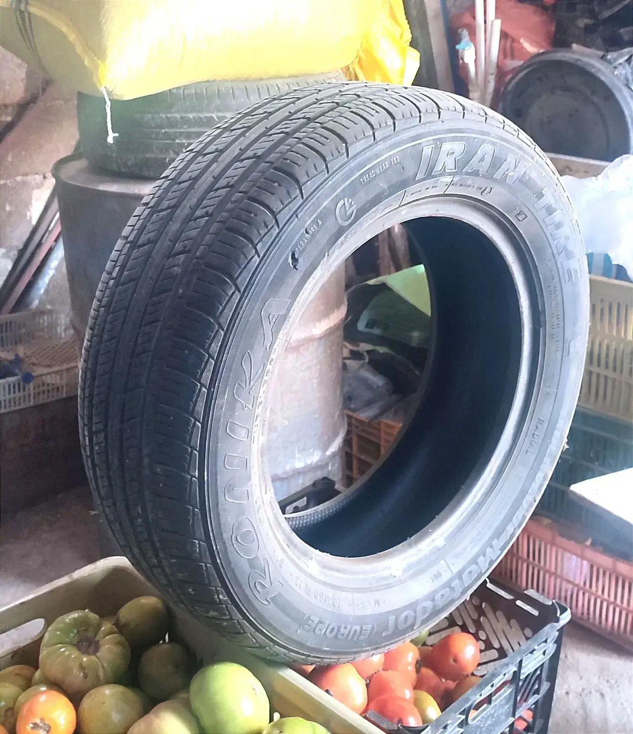 لاستیک عقب نیسان و پژو|قطعات یدکی و لوازم جانبی|نوشین شهر, |دیوار