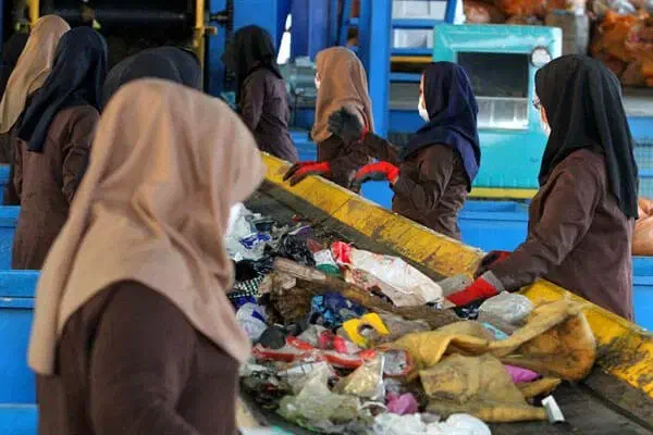 جذب نیرو آقا و خانم|استخدام صنعتی، فنی، مهندسی|ابهر, |دیوار