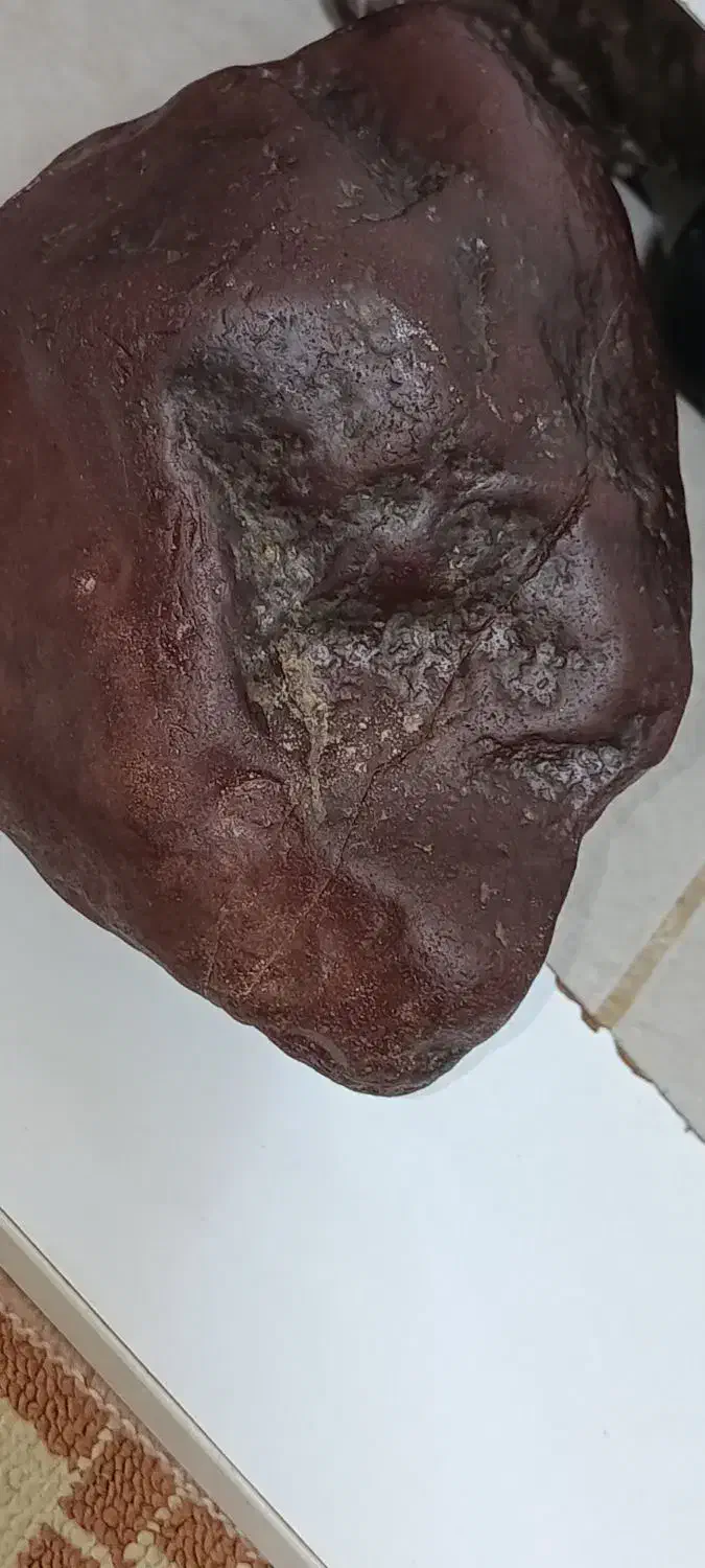 شهاب سنگهای مشکوک|جواهرات|قم, امامزاده ابراهیم|دیوار