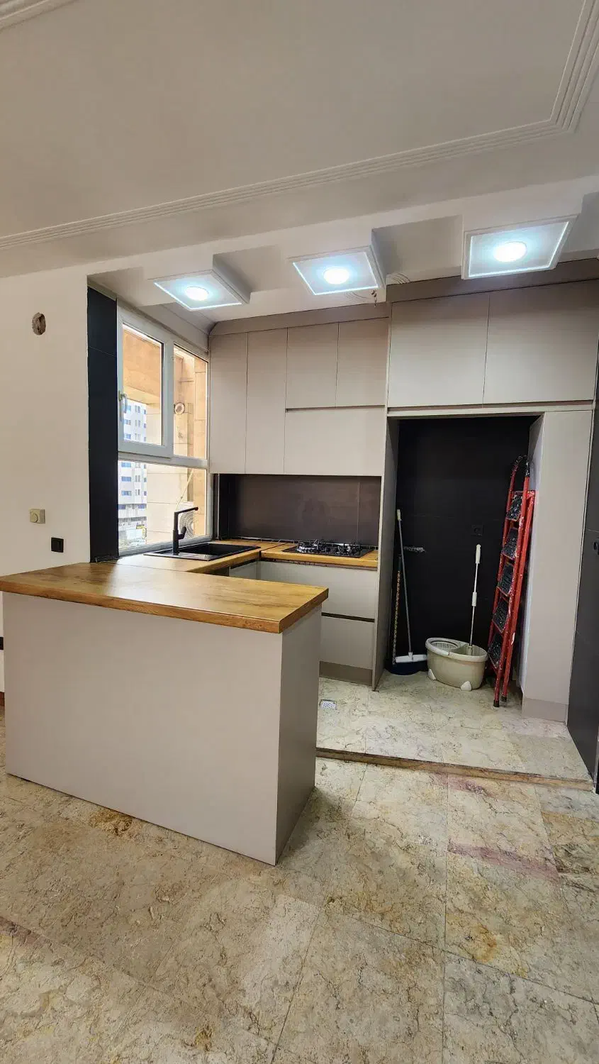 اشرفی اصفهانی باهنر ۴۶متر ۱خ فول امکانات ۶ ساله