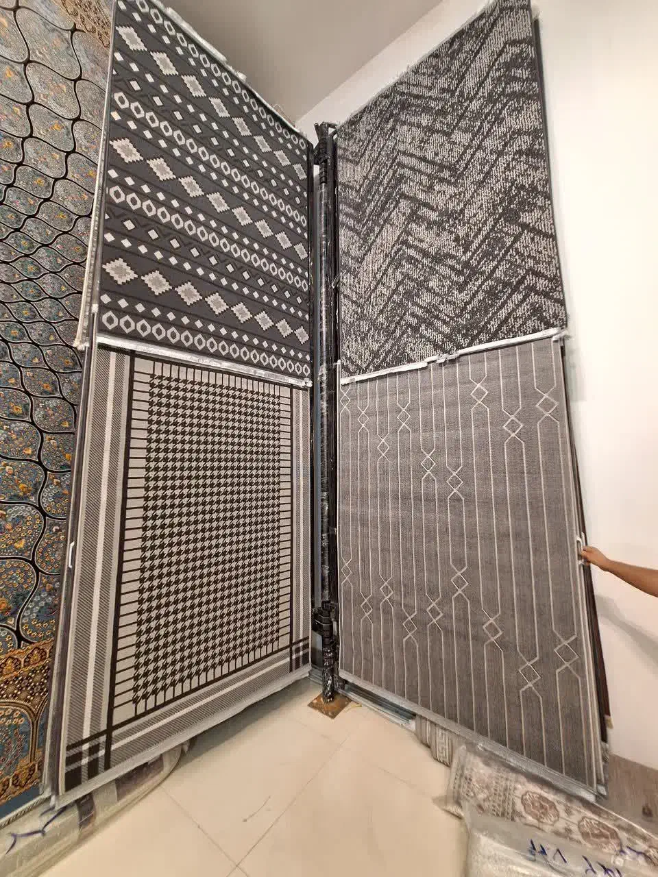 گلیم کاشان ۱۵۰ در ۲۲۵ چهار متری استقلال|گلیم، جاجیم، گبه|مشهد, امیر المومنین|دیوار