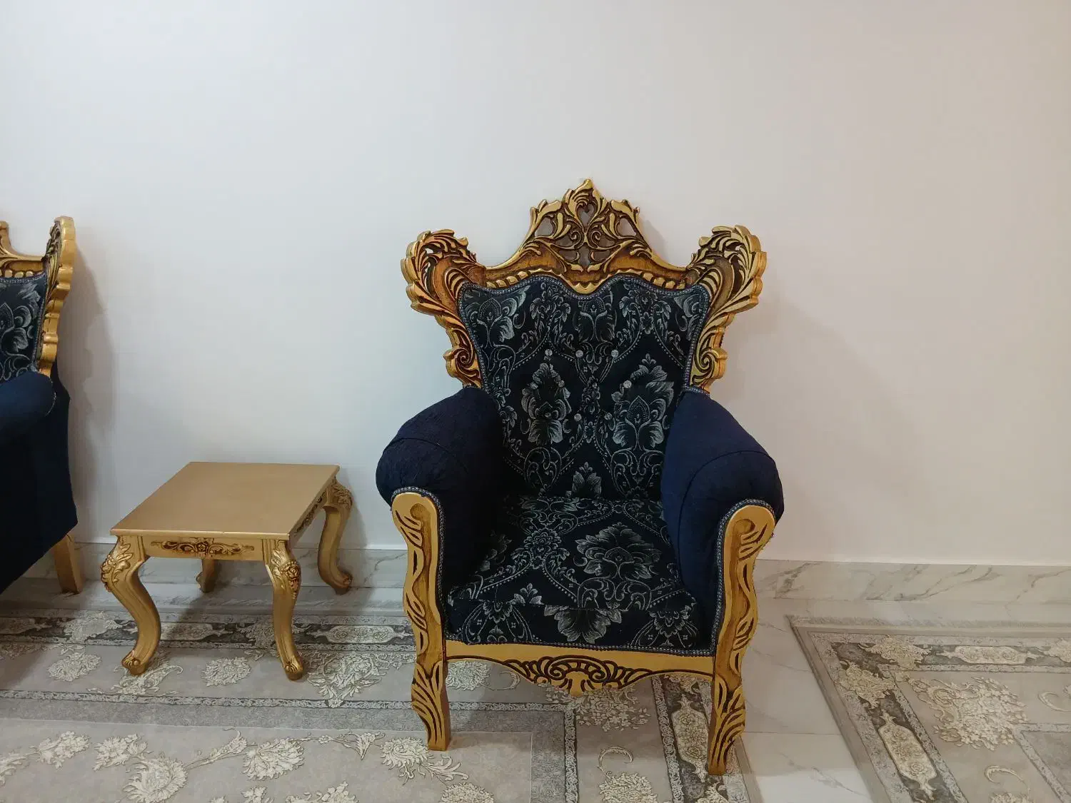 مبل هفت نفره همراه بامیزودوعددعسلی|مبلمان خانگی و میز عسلی|عنبرآباد, |دیوار