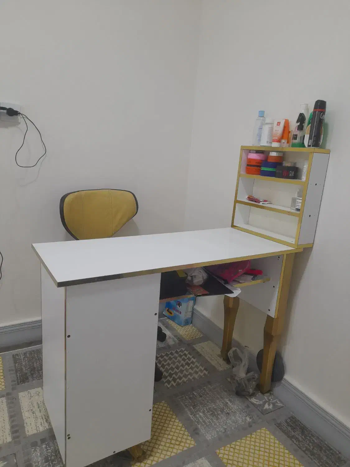 میز صندلی و استند جای وسایل|میز و صندلی غذاخوری|شوش, |دیوار