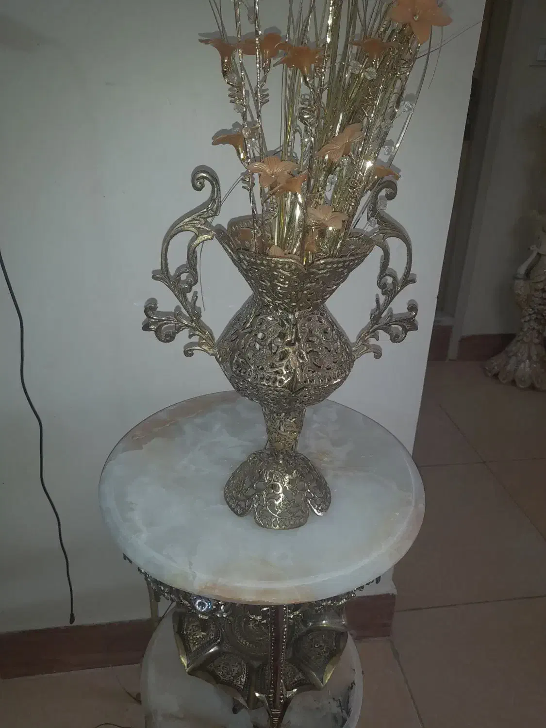 گلدان دسته دار برنز|صنایع دستی و سایر لوازم تزئینی|اصفهان, رسالت|دیوار