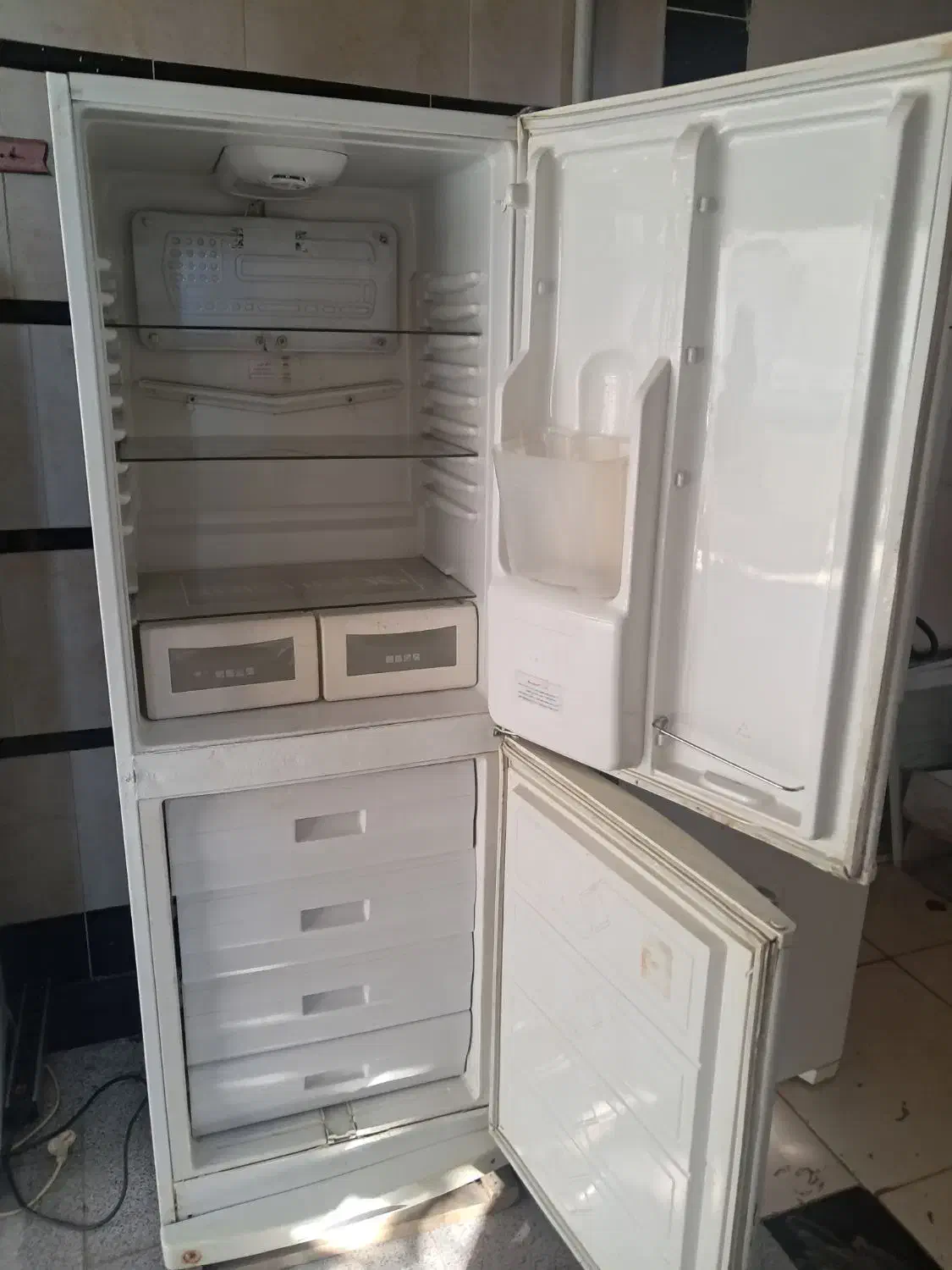 یخچال فریزر هانیزان|یخچال و فریزر|نسیمشهر, |دیوار