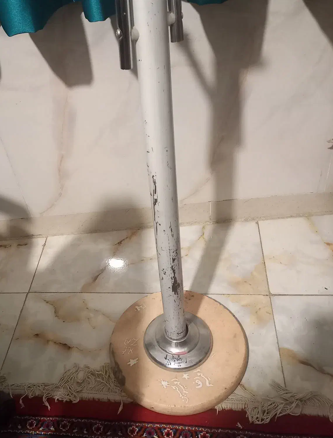 چوب رختی ایستاده|بندرخت و رختآویز|کرمانشاه, |دیوار