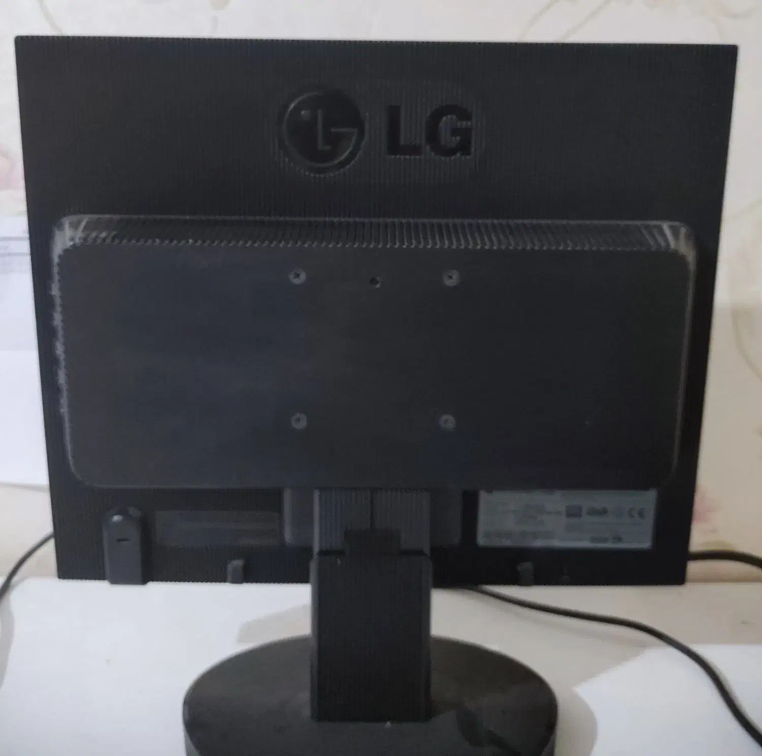 مانیتور flatron L1752S|قطعات و لوازم جانبی رایانه|رشت, کاکتوس|دیوار