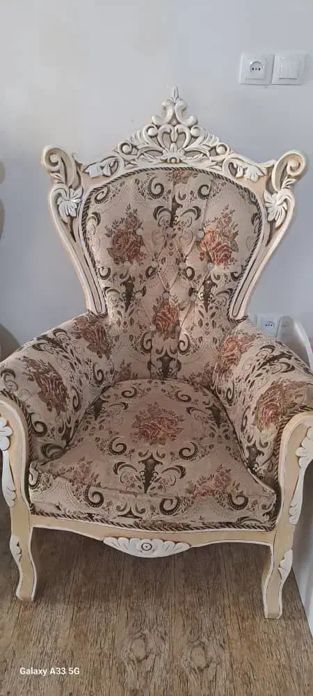 مبل 9 نفر سلطنتی با پارچه خارجی|مبلمان خانگی و میز عسلی|اصفهان, باغ دریاچه|دیوار