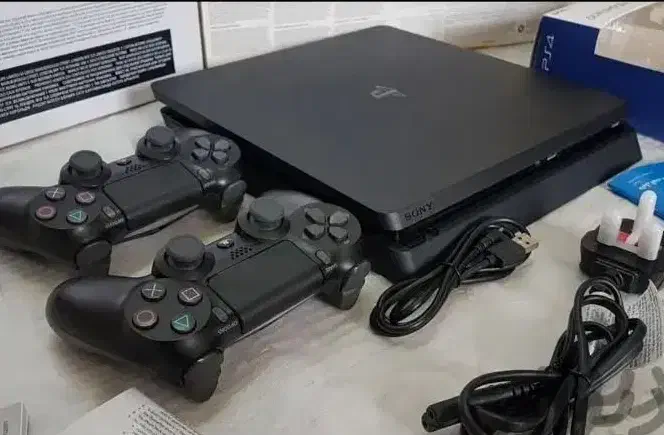 ps4 1tra دو دسته در حد نو فول بازی|کنسول، بازی ویدئویی و آنلاین|کرمان, |دیوار