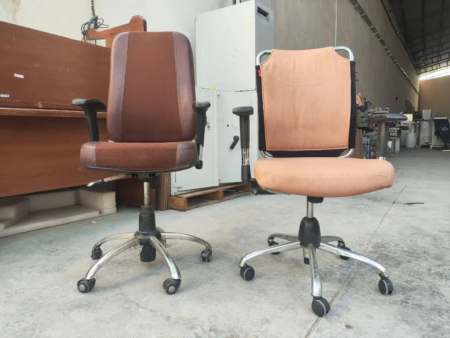 صندلی چرخ دار و ثابت|صندلی و نیمکت|فلاورجان, |دیوار