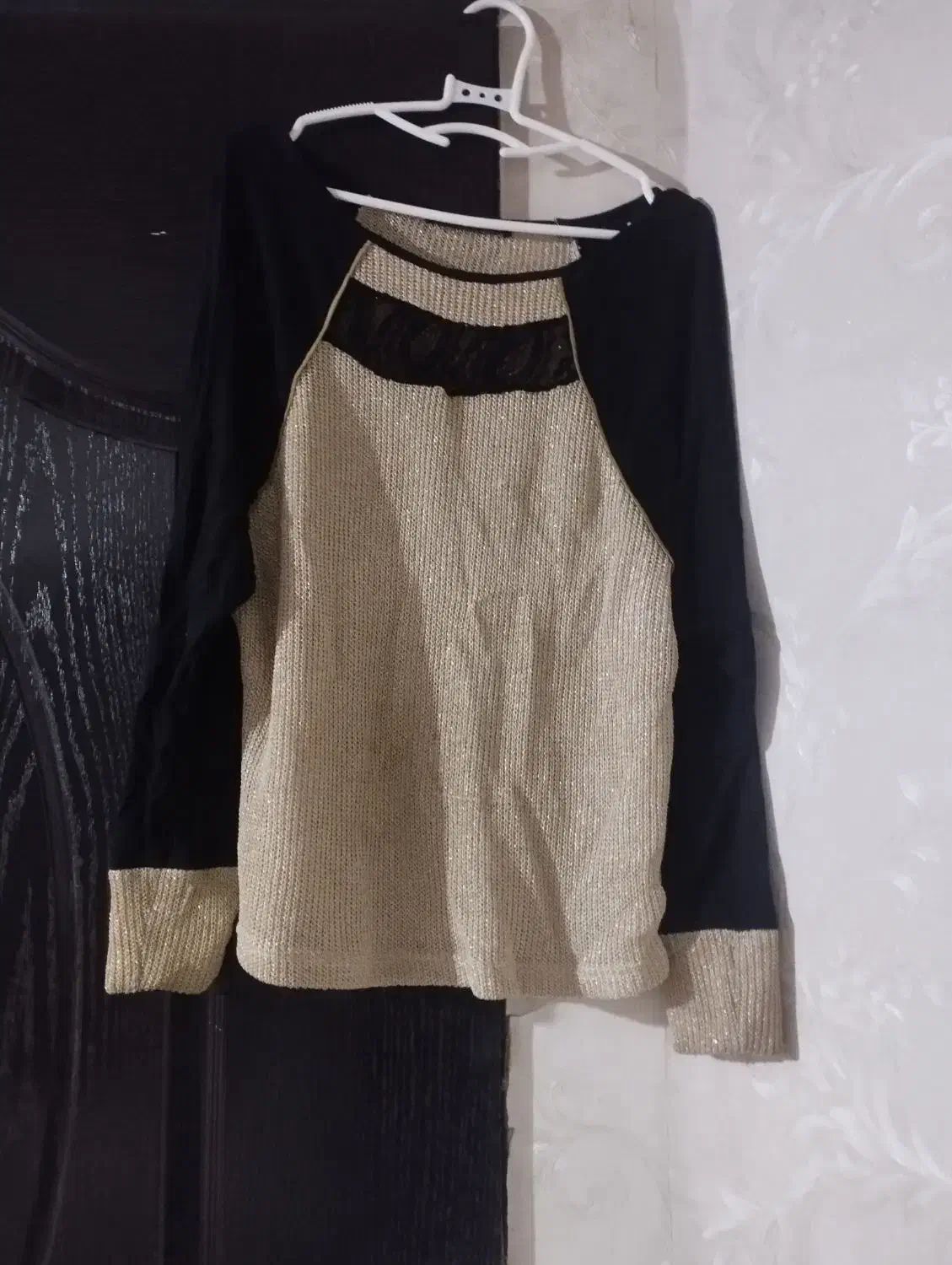 تاپ|لباس|رودهن, |دیوار