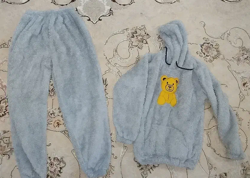 لباس گرم|لباس|ایلام, |دیوار