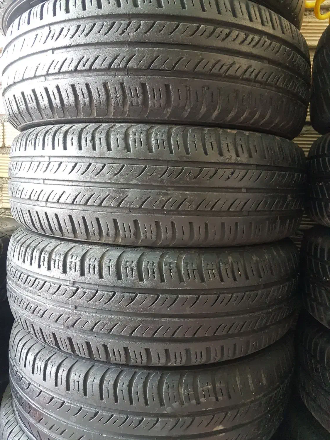 لاستیک دست دوم|قطعات یدکی و لوازم جانبی|نهاوند, |دیوار