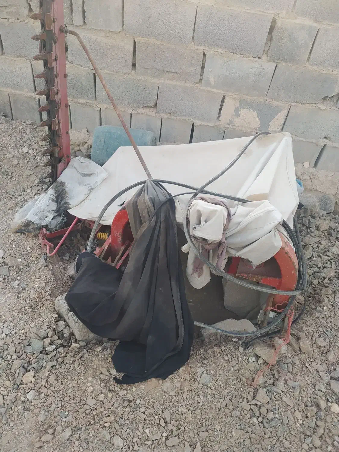 تیغ سفال چین و یونجه|ماشین‌آلات صنعتی|اژیه, |دیوار