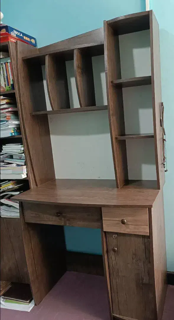 میز تحریر|میز تحریر و کامپیوتر|رشت, باهنر|دیوار