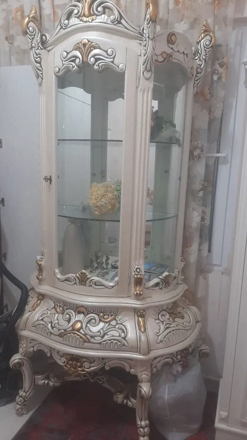 بوفه سلطنتی در حد|بوفه، ویترین، کنسول|عباسآباد, |دیوار