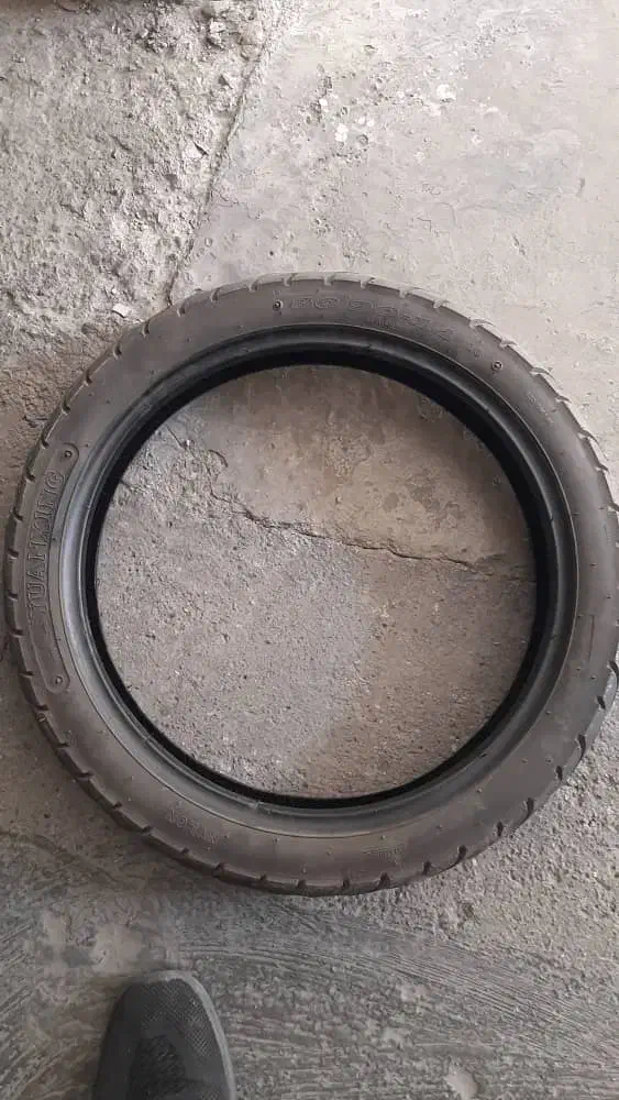 لاستیک وباطری موتور گلکسی|قطعات یدکی و لوازم جانبی|باقرشهر, |دیوار