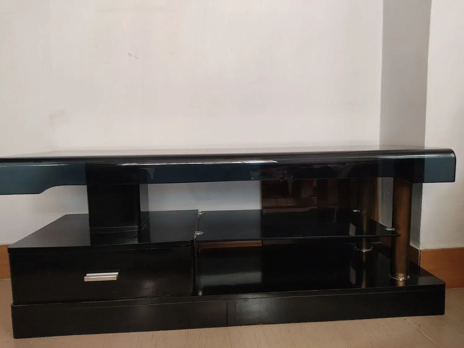 میز ال سی دی مشکی|میز تلویزیون|شاهینشهر, گزبرخوار|دیوار