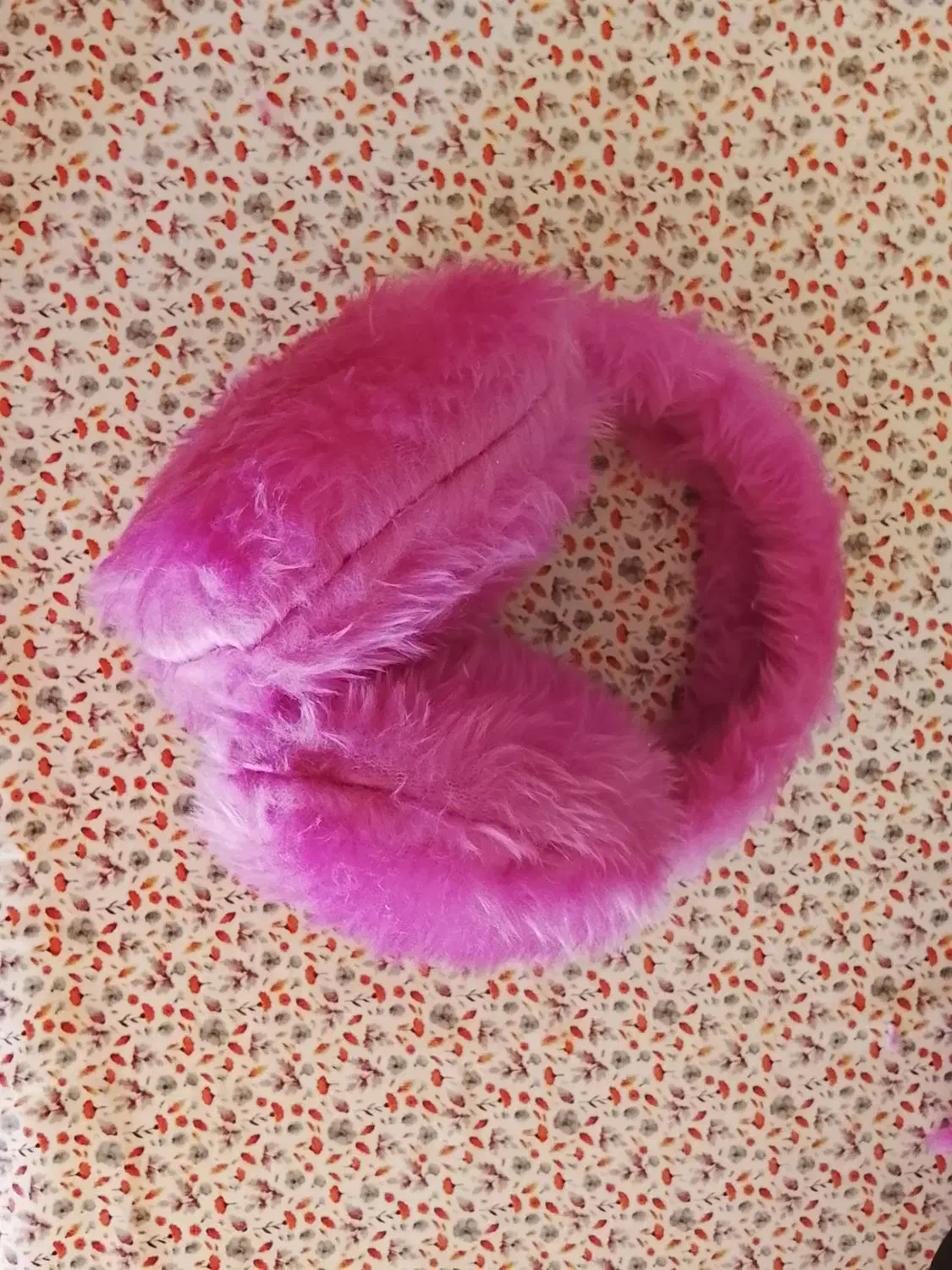 رو گوشی خز فقط دویست تومان|لباس|قروه, |دیوار