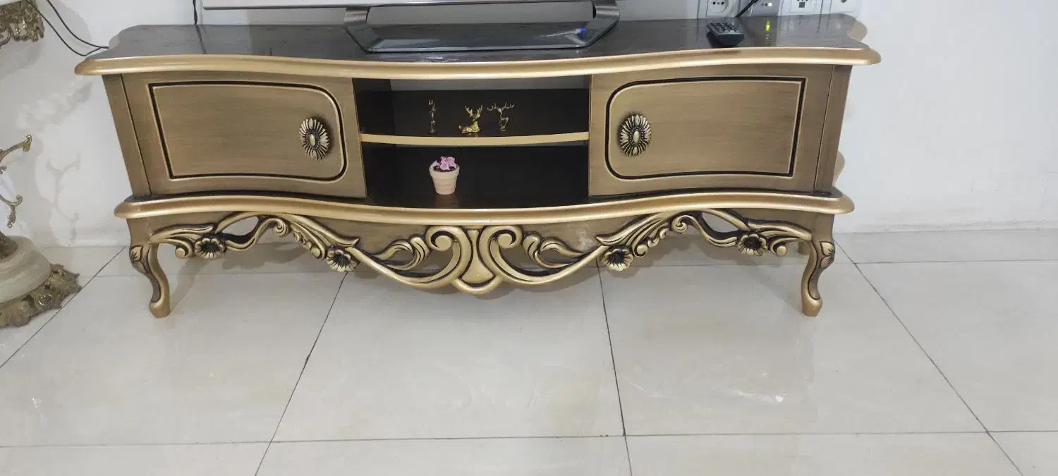 میز تی وی|میز تلویزیون|مشهد, فتح المبین|دیوار