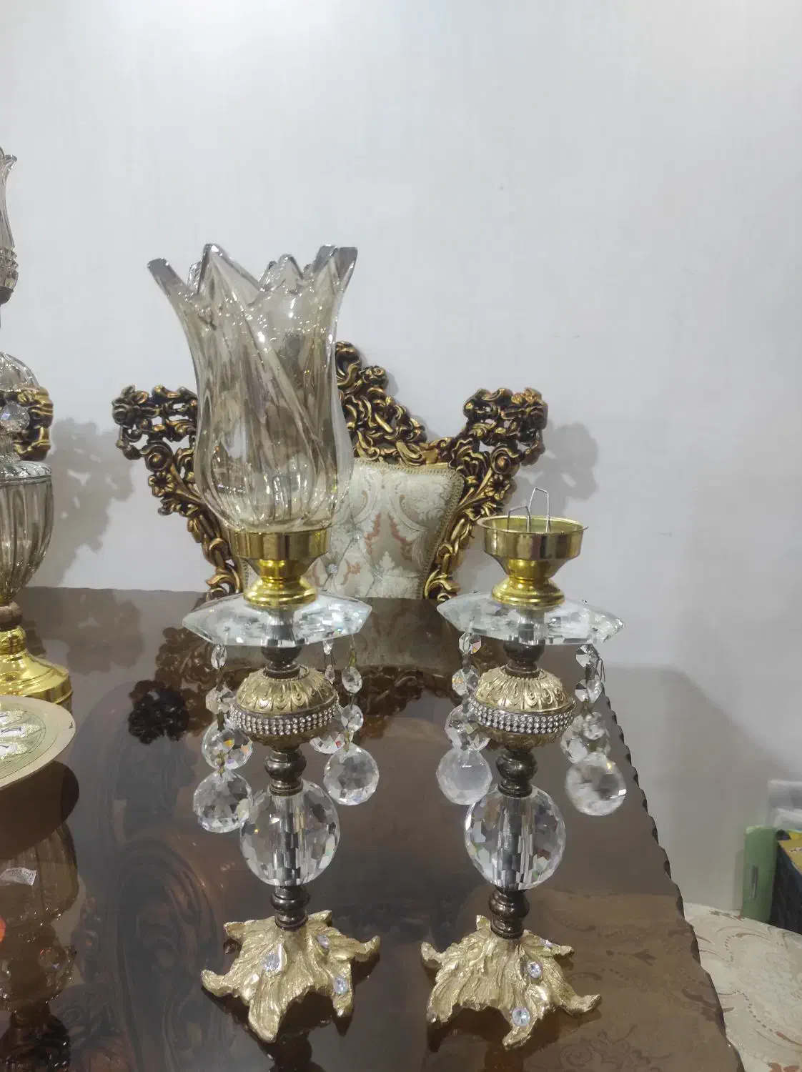 یک جفت چراغ خواب یکی از شیشه های شکسته|چراغ خواب و آباژور|پاکدشت, پاکدشت (مامازند)|دیوار