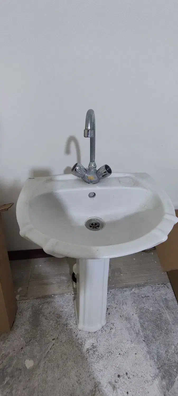 روشویی همراه با شیر و سیفون|لوازم سرویس بهداشتی|سهند, |دیوار