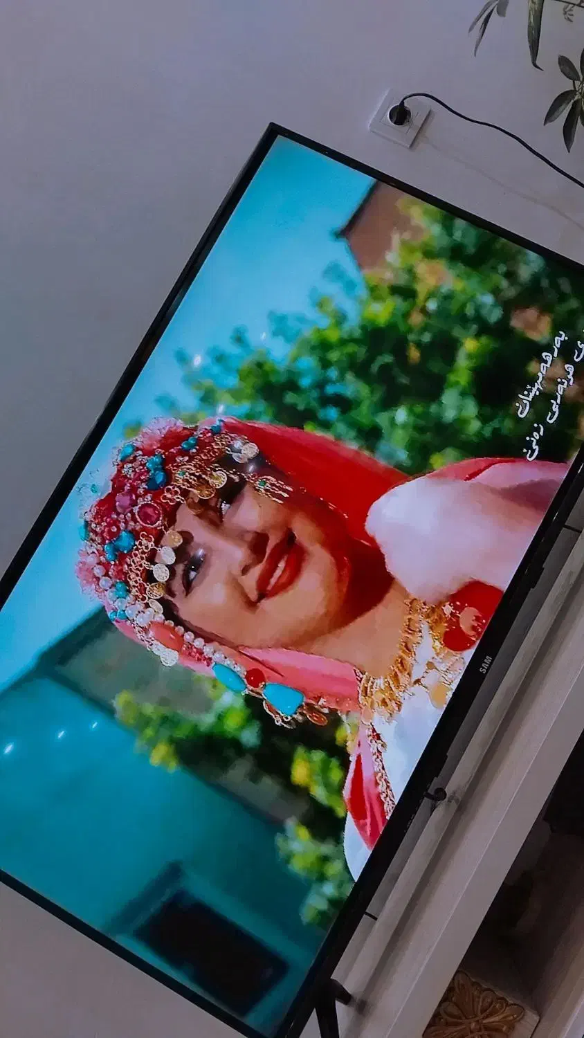 تلوزیون|تلویزیون و پروژکتور|دهگلان, |دیوار