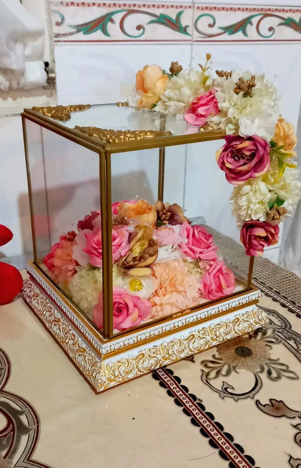گُل دستی با باکس بله برون|گل مصنوعی|قرچک, میرزائی شمالی|دیوار