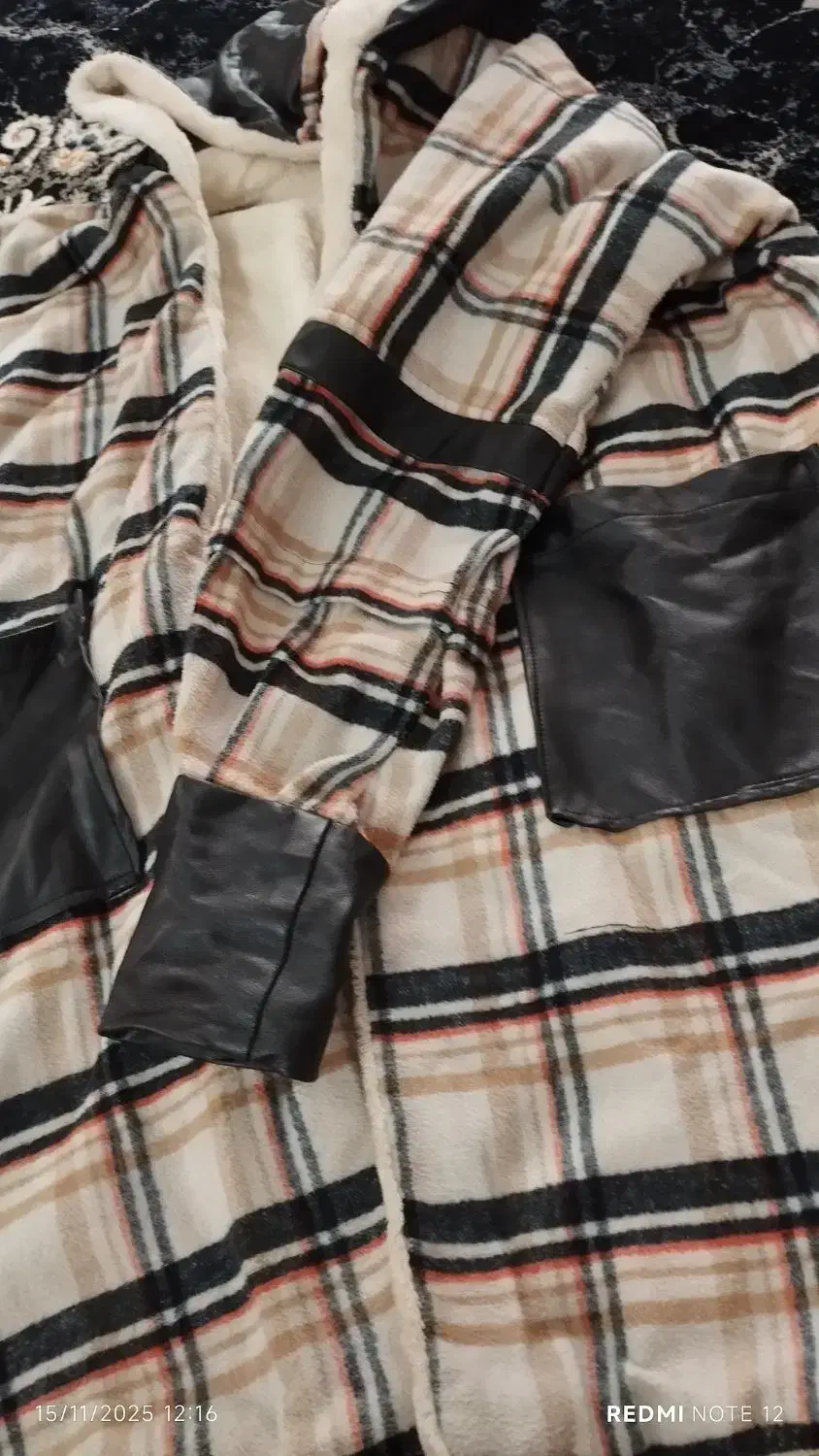 پالتو خز دار|لباس|کاشان, رسالت|دیوار