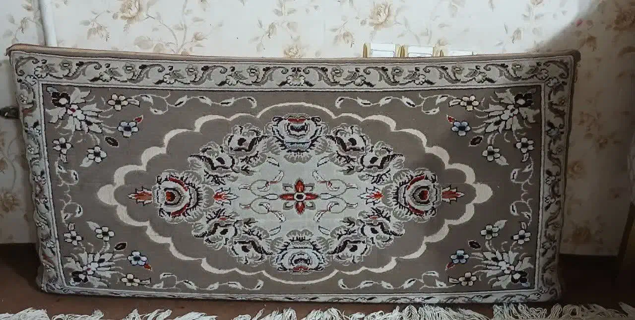 پشتی قالی|پشتی|مشهد, حضرت حجت|دیوار