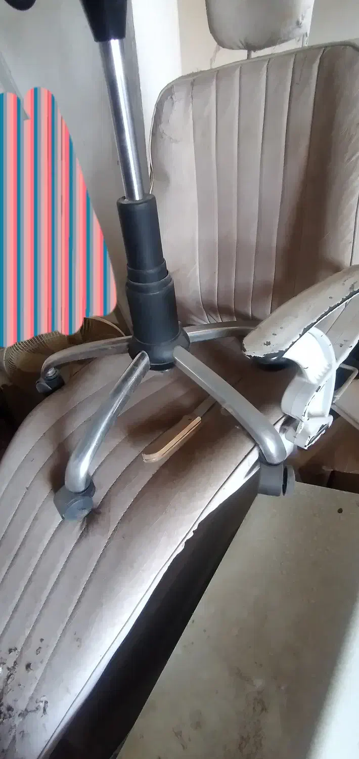 صندلی استادکار|آرایشگاه و سالن‌های زیبایی|آستانه اشرفیه, |دیوار