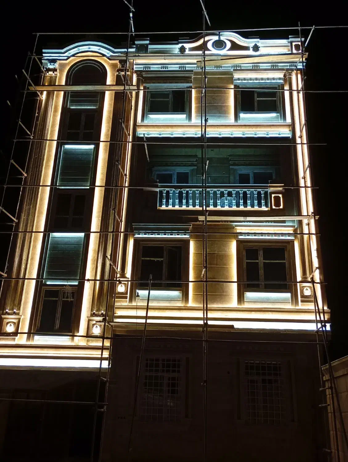 انجام کلیه امور برق ساختمان و نصب دوربین و ....|خدمات پیشه و مهارت|زابل, |دیوار